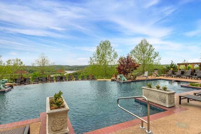 The Cliffs at Long Creek / Hilton Grand Vacations Club Long Creek Ridgedale timeshare resale photo 2