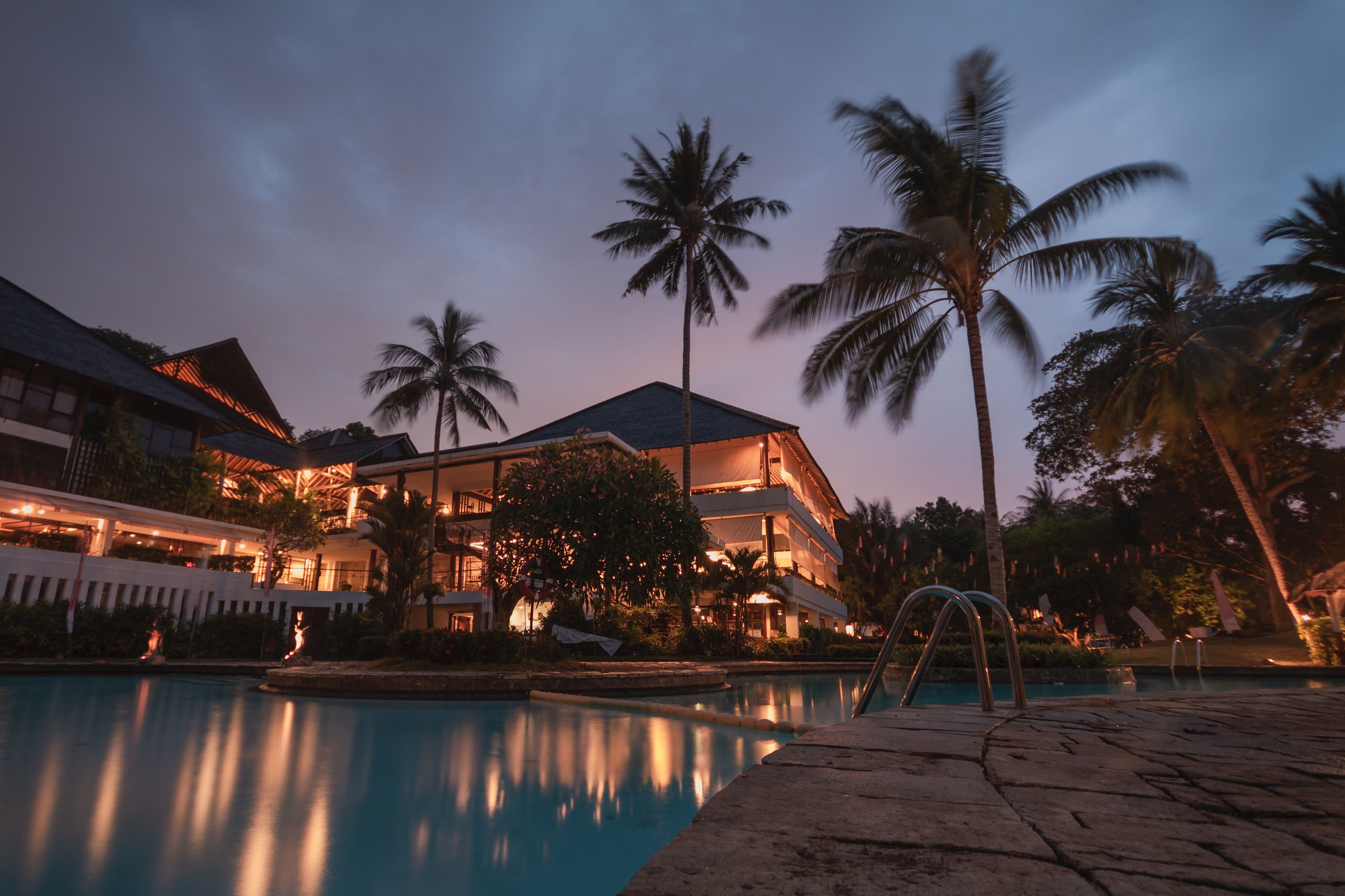 Oceanfront vacation resort for timeshare ownership